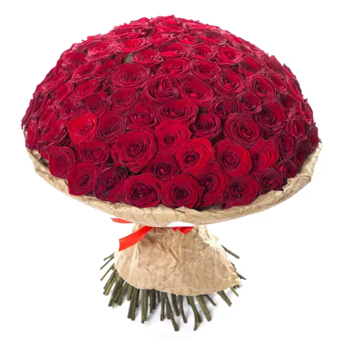 Букет из 101 красной розы 50 см в крафте