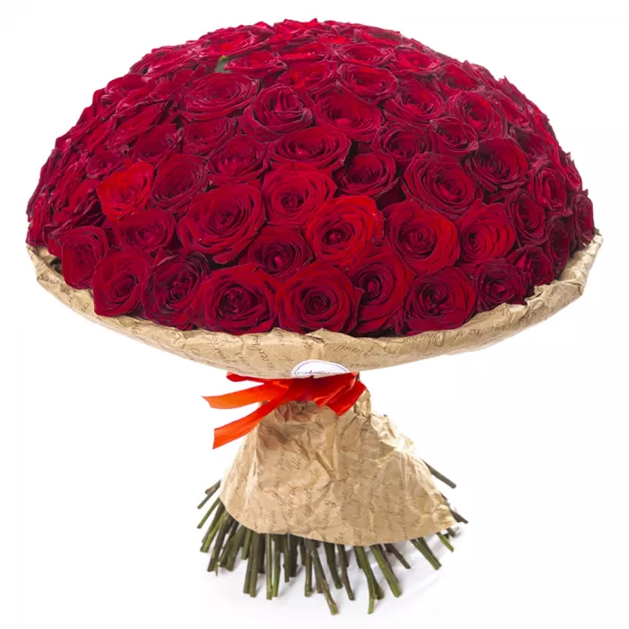 Букет из 101 красной розы 50 см в крафте