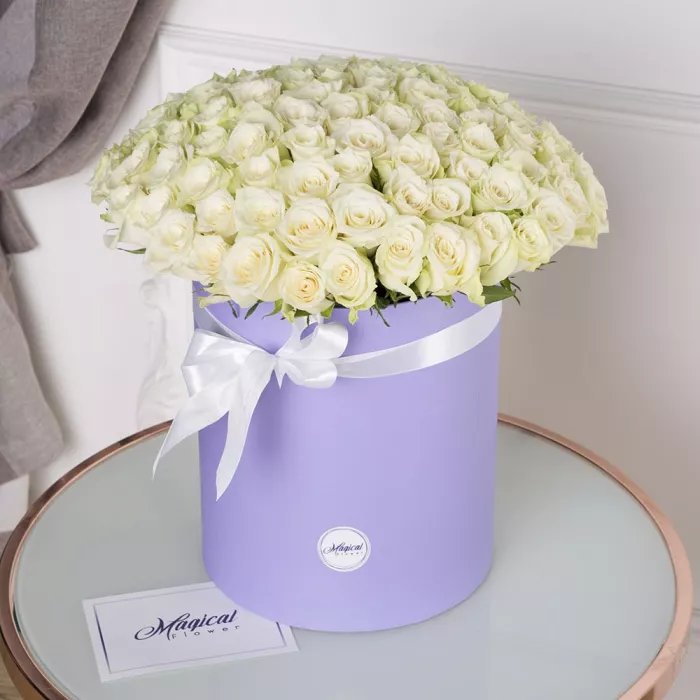 101 белая роза в шляпной коробке