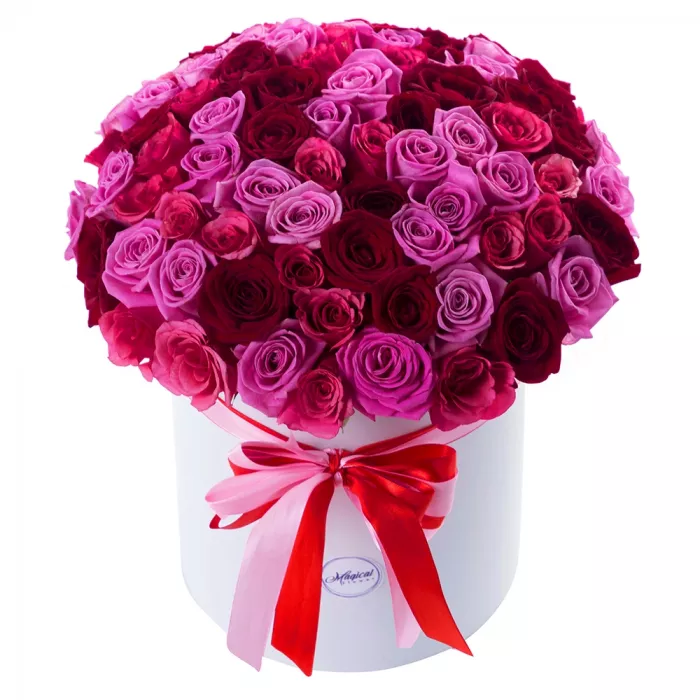 101 разноцветная роза в шляпной коробке 40 см 101 разноцветная роза в шляпной коробке 40 см