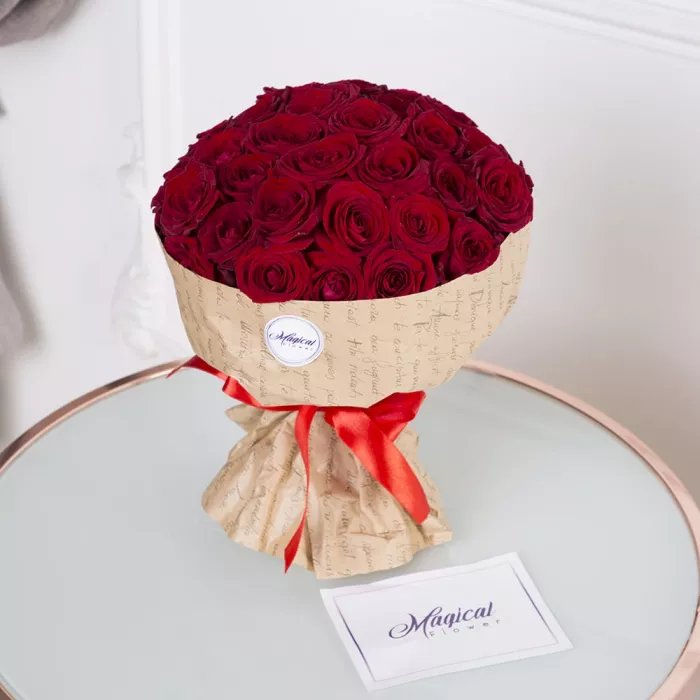 Букет из 35 красных роз 40 см