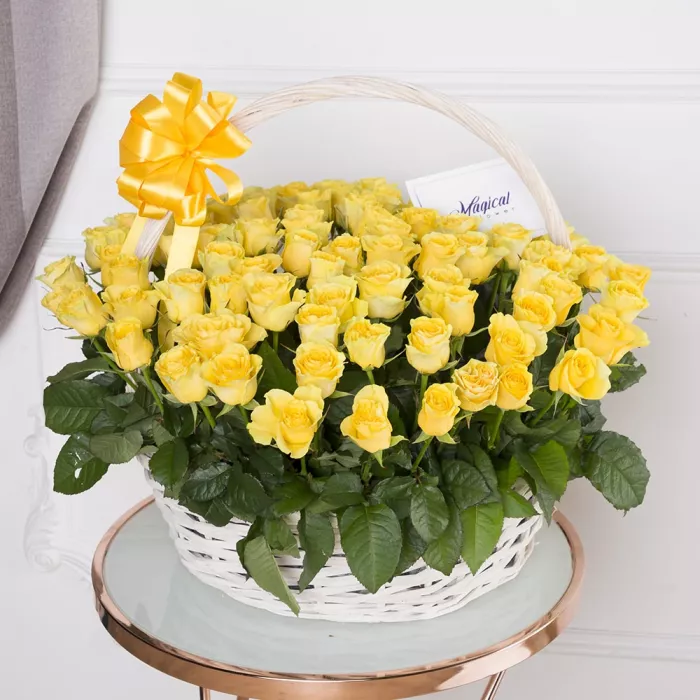 101 желтая роза в корзине