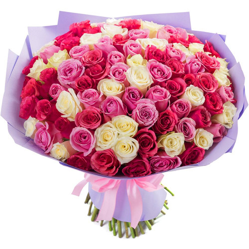 Подарочный букет из 101 разноцветной розы в крафте