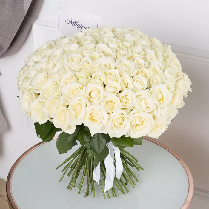 Букет из 101 белой розы premium 50 см под ленту