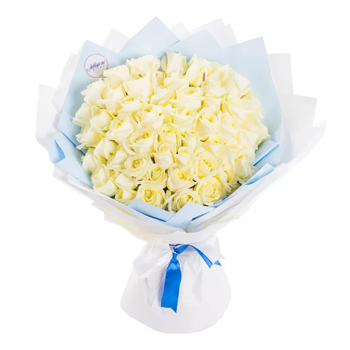 Букет из 51 белой розы стиль Magical