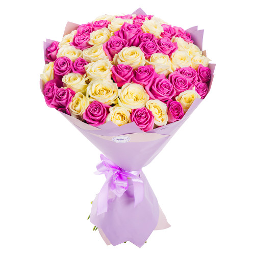 Букет из 51 розовой и белой розы 60 см