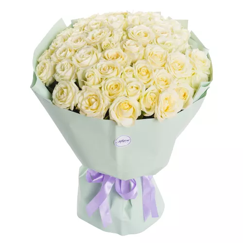 Букет на День матери из 51 белой розы 60 см