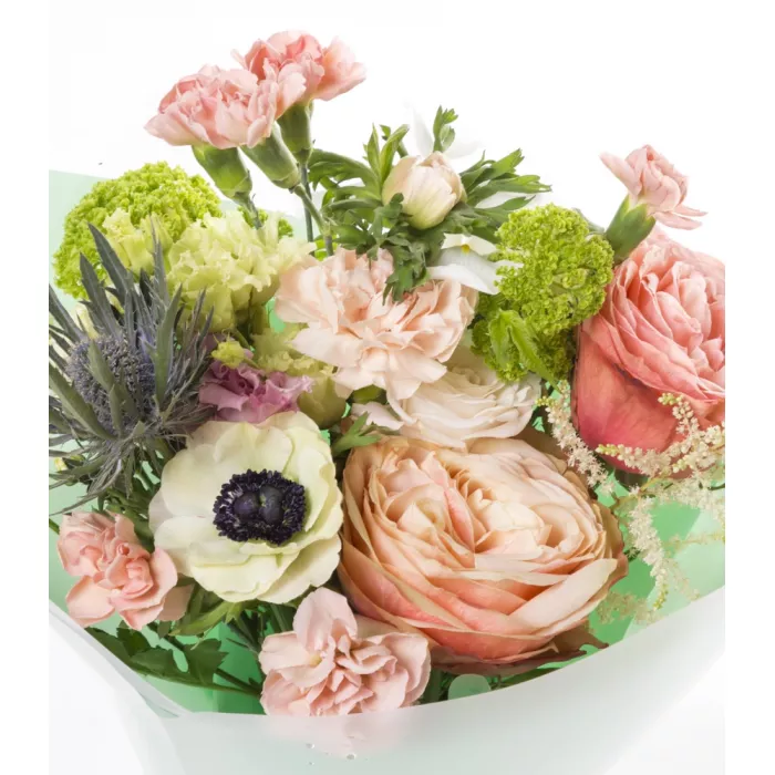 Букет с пионовидной розой и анемоном