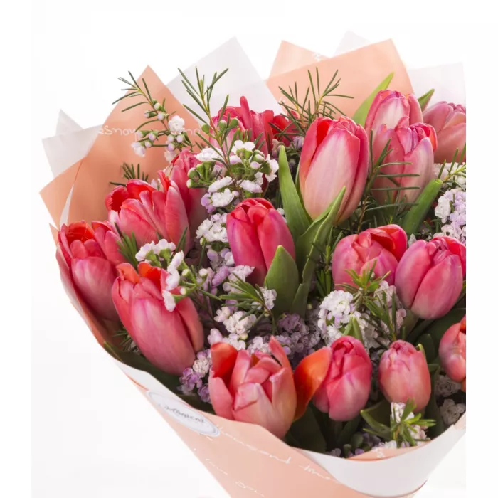 Букет из тюльпанов с хамелациумом