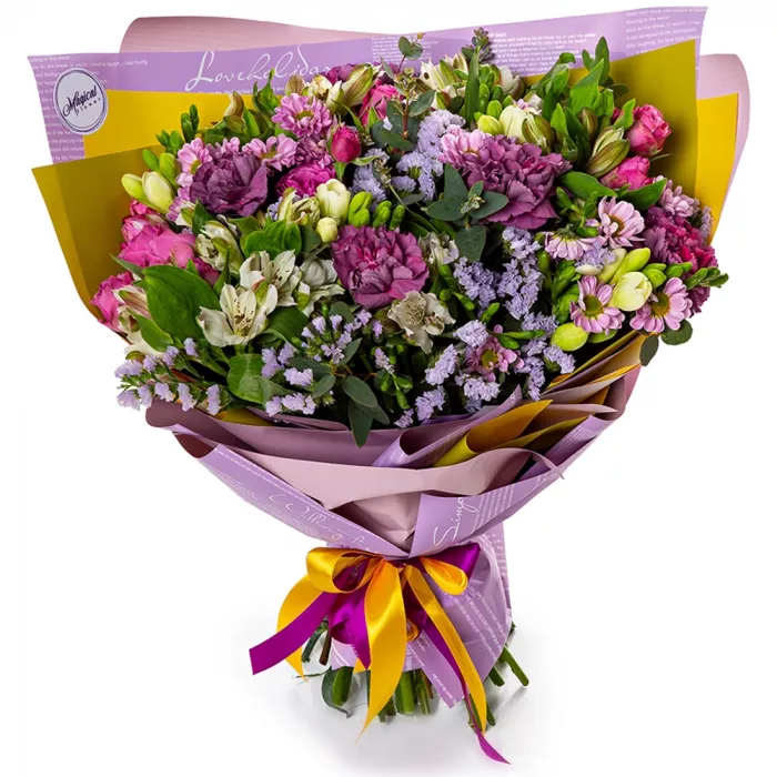 Букет с альстромерией и гвоздикой