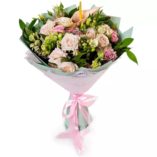 Букет с антуриумом, эустомой и фрезией