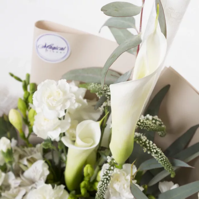 Букет из альстромерии, каллы и гортензии