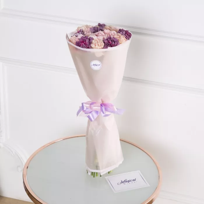 21 разноцветная гвоздика