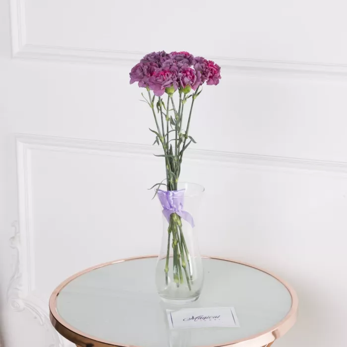 7 фиолетовых гвоздик