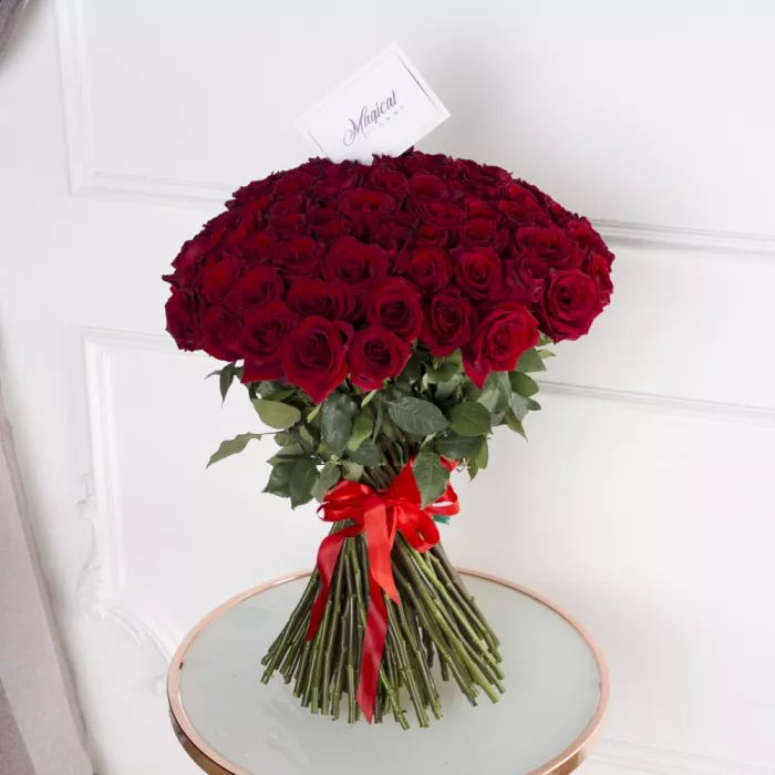 101 красная роза Эквадор 70 см