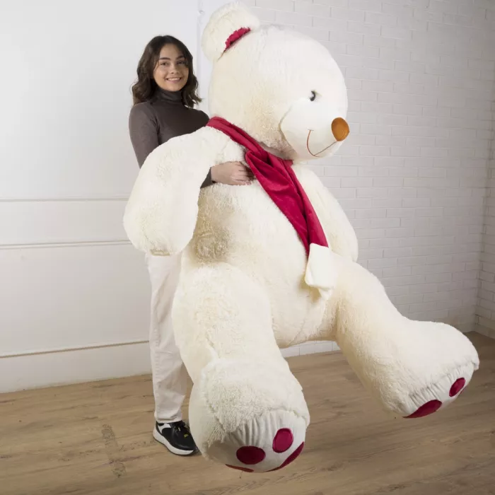Большой плюшевый белый мишка
