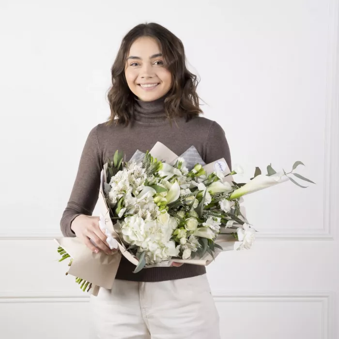 Букет из альстромерии, каллы и гортензии