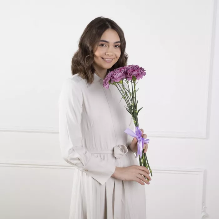 9 фиолетовых гвоздик
