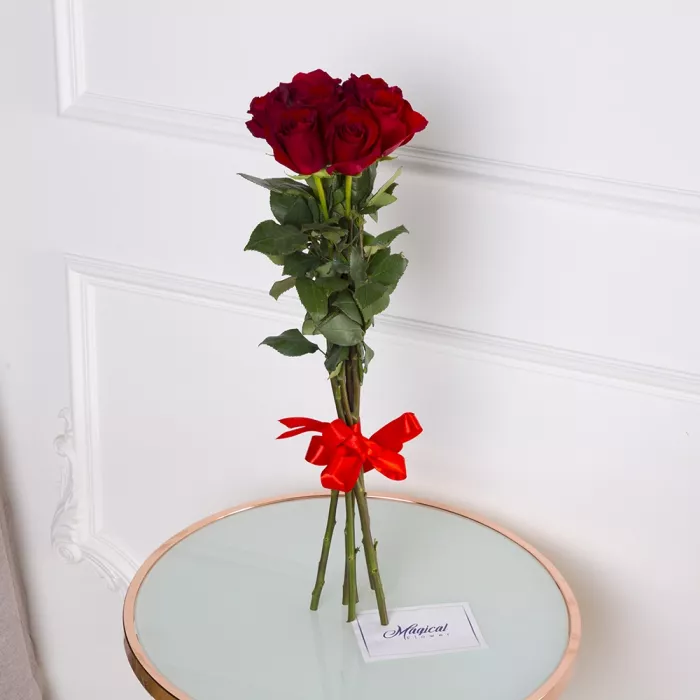Букет из 7 красных роз Эквадор 70 см