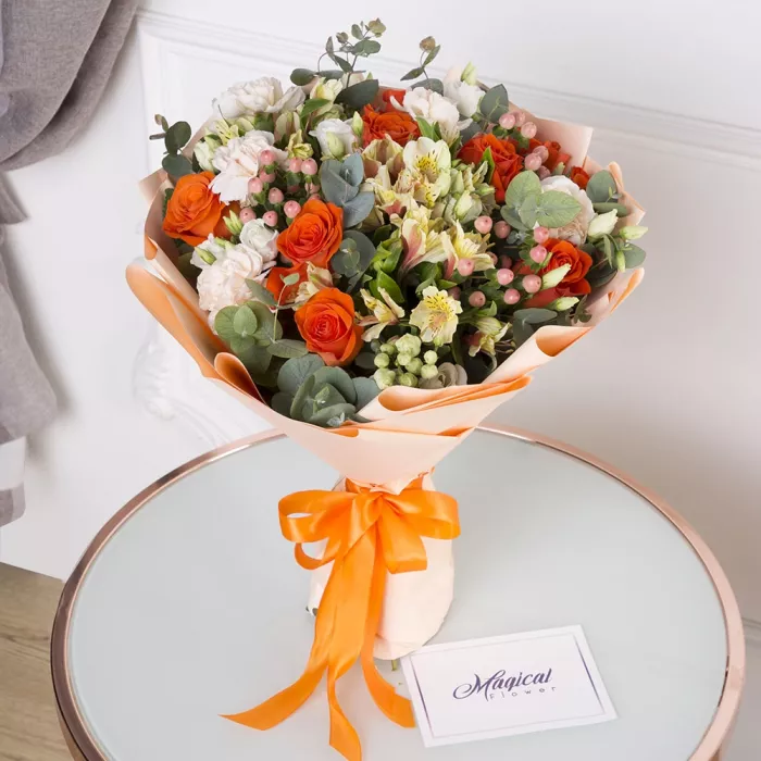 Букет из роз, гвоздик и альстромерий