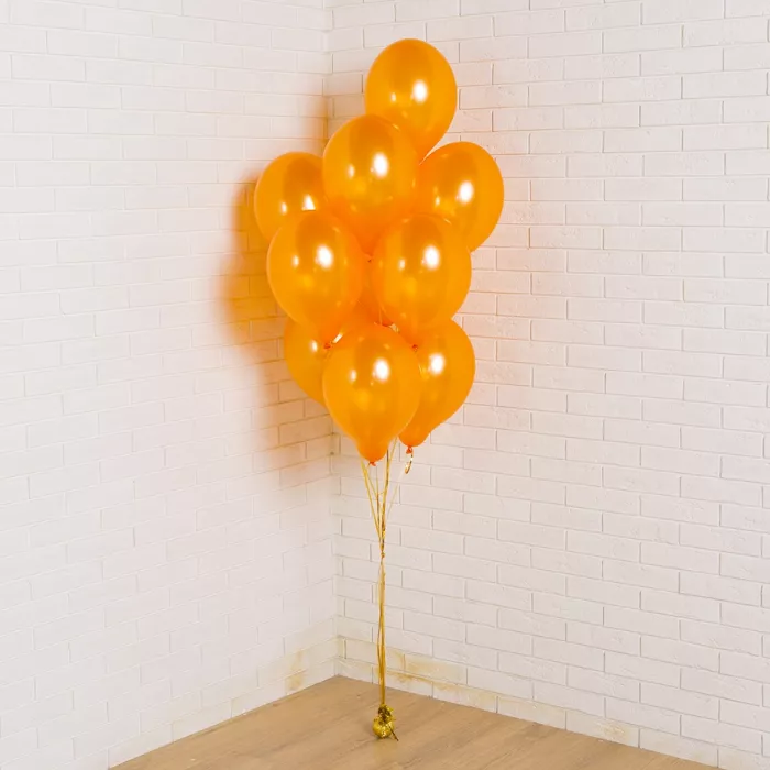 Букет из латексных оранжевых шаров