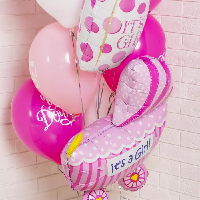 Фонтан на выписку девочки с бутылочкой и коляской