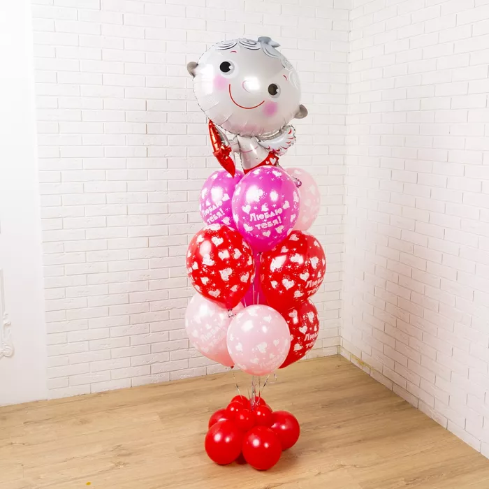 Фонтан из разноцветных шаров с Купидоном