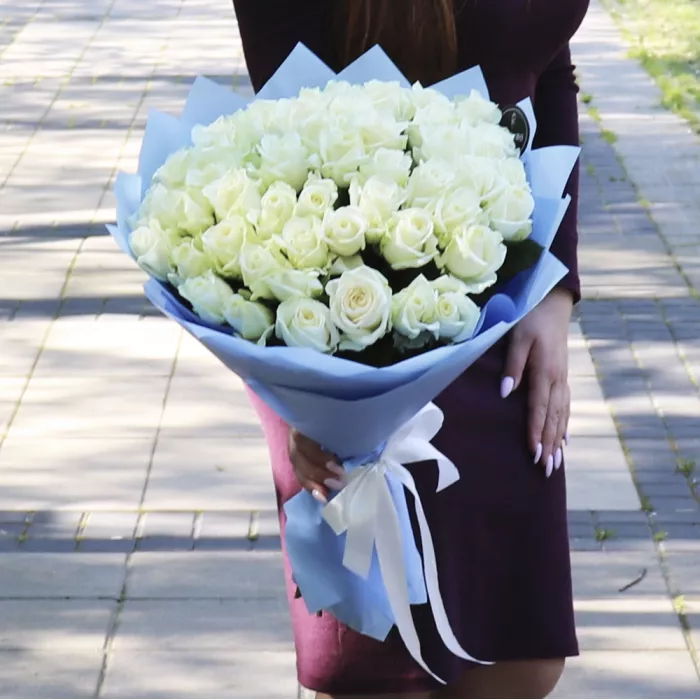 51 белая роза premium 50 см