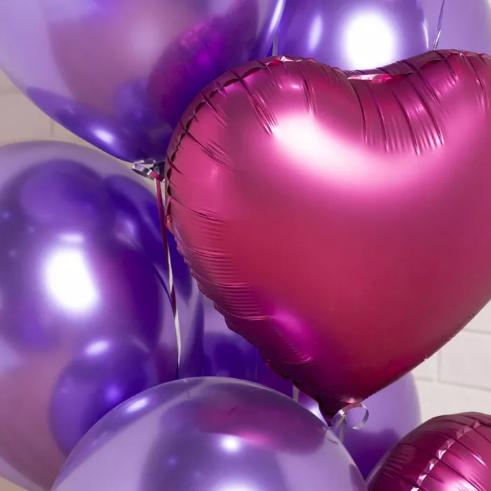 Фонтан шаров с сердцами Бургундия