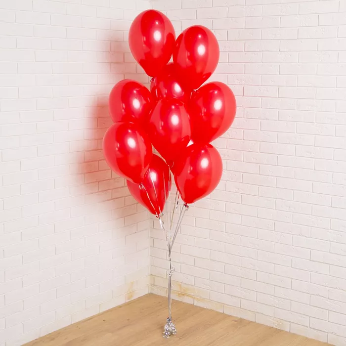 Букет из латексных красных шаров