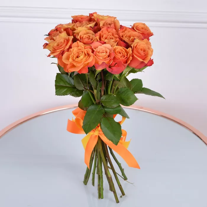 15 оранжевых роз