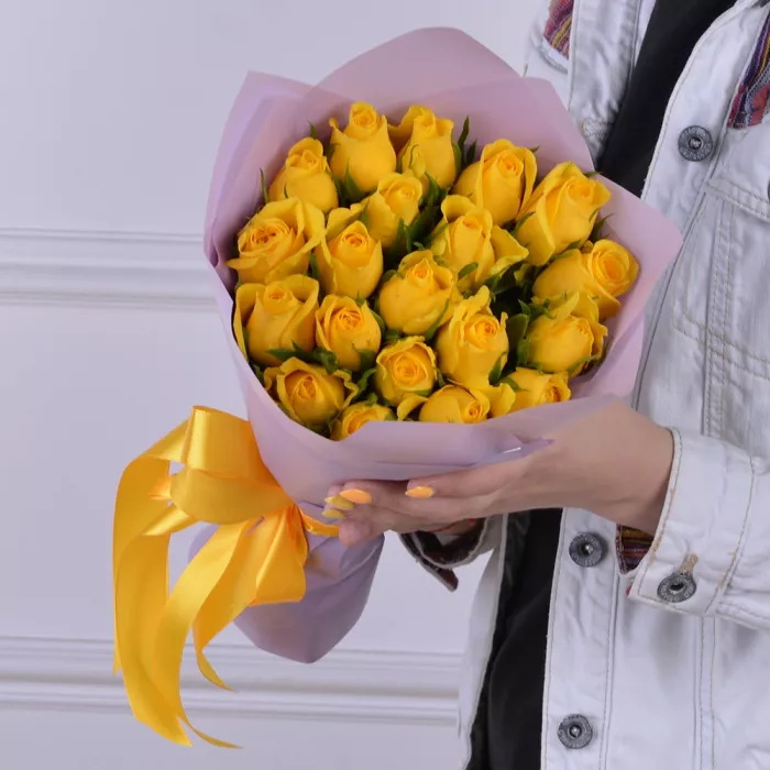19 желтых роз