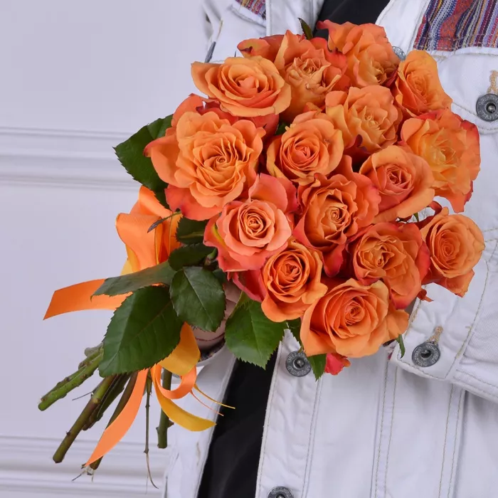 15 оранжевых роз