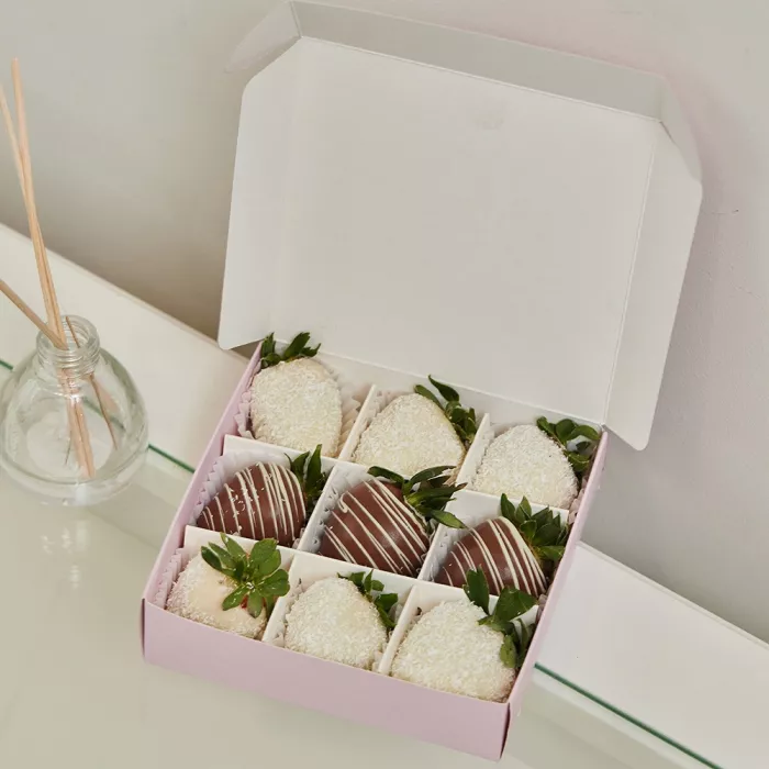 Набор из 9 клубник в шоколаде "Маме" Набор из 9 клубник в шоколаде "Маме"