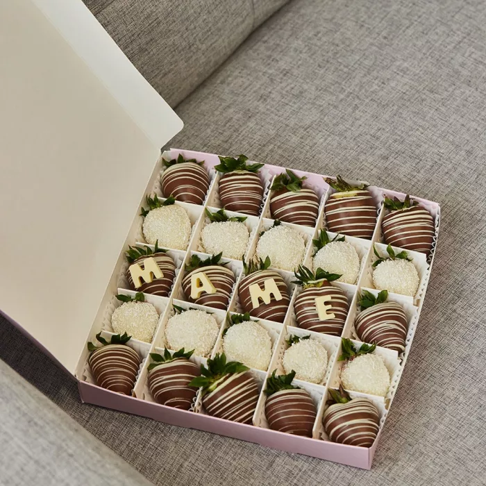 Набор из 25 клубник в шоколаде "Маме"