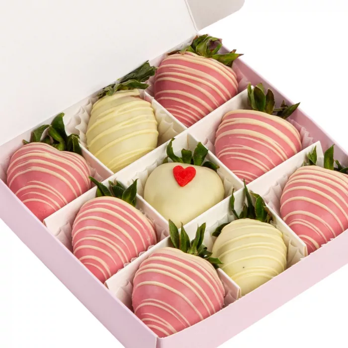 Набор из 9 клубник в шоколаде "Сердце"