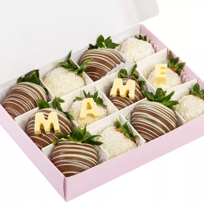 Набор из 12 клубник в шоколаде "Маме"