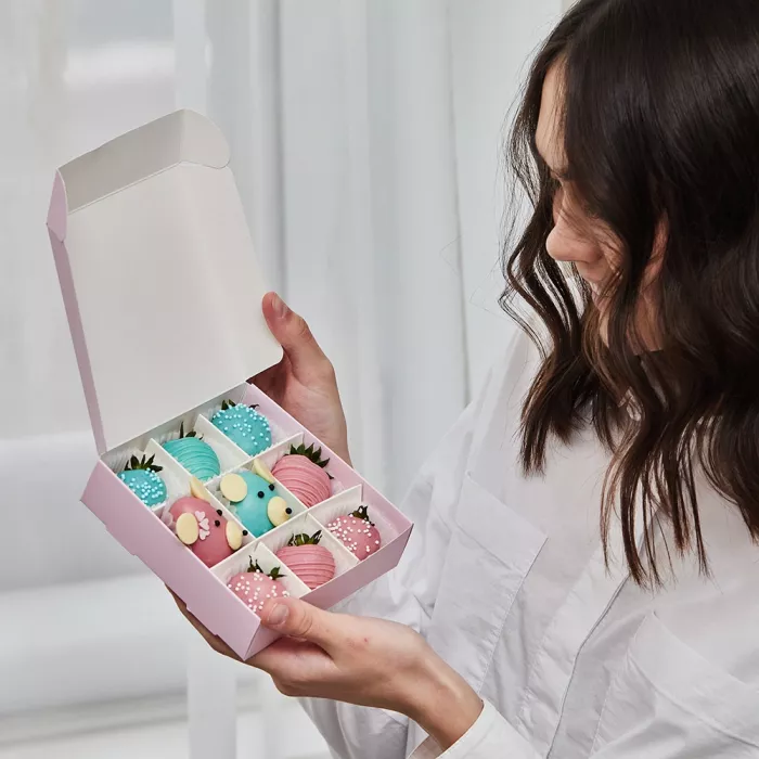 Набор из 9 клубник в шоколаде "Мишки Гамми"