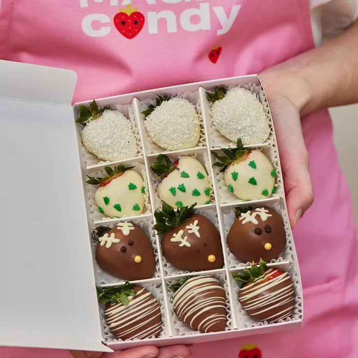 Набор из 12 клубник в шоколаде "Рождественское чудо"