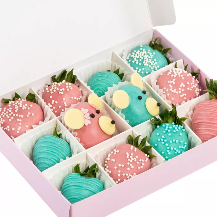 Набор из 12 клубник в шоколаде "Мишки Гамми"