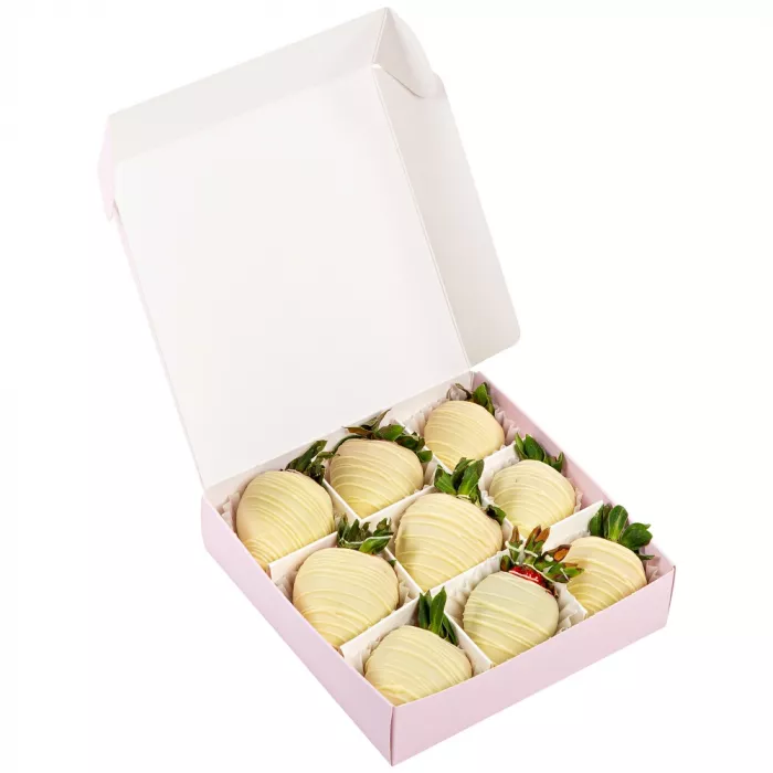 Набор из 9 клубник в шоколаде "Снежный рай"