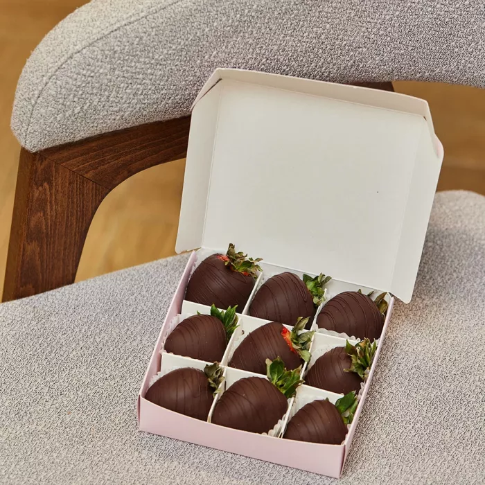Набор из 9 клубник в шоколаде "Шоколадный рай"