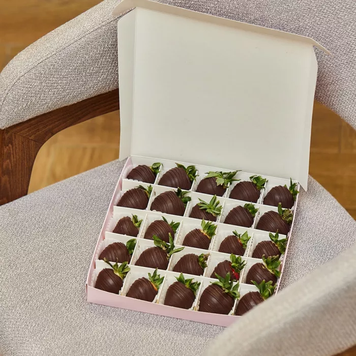 Набор из 25 клубник в шоколаде "Шоколадный рай" Набор из 25 клубник в шоколаде "Шоколадный рай"