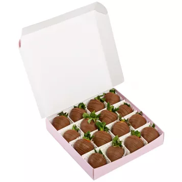 Набор из 16 клубник в шоколаде "Молочный рай"