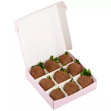 Набор из 9 клубник в шоколаде "Молочный рай"