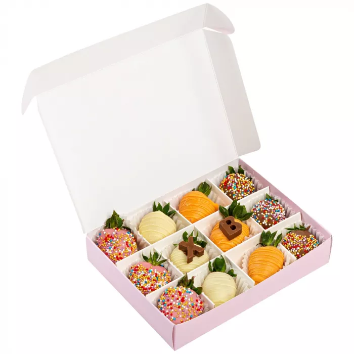 Пасхальный набор из 12 клубник в шоколаде Пасхальный набор из 12 клубник в шоколаде