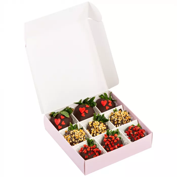 Набор из 9 клубник в шоколаде "Ореховый бум"