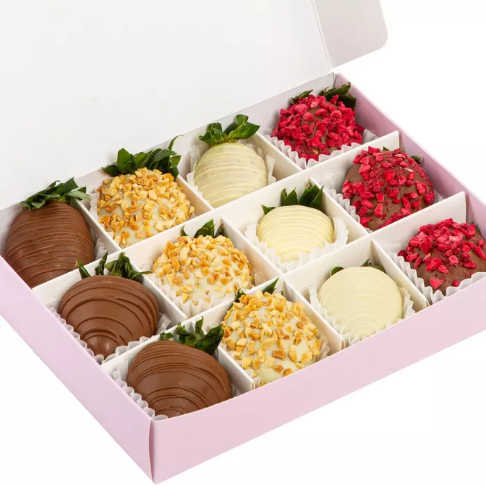 Набор из 12 клубник в шоколаде "Талисман"