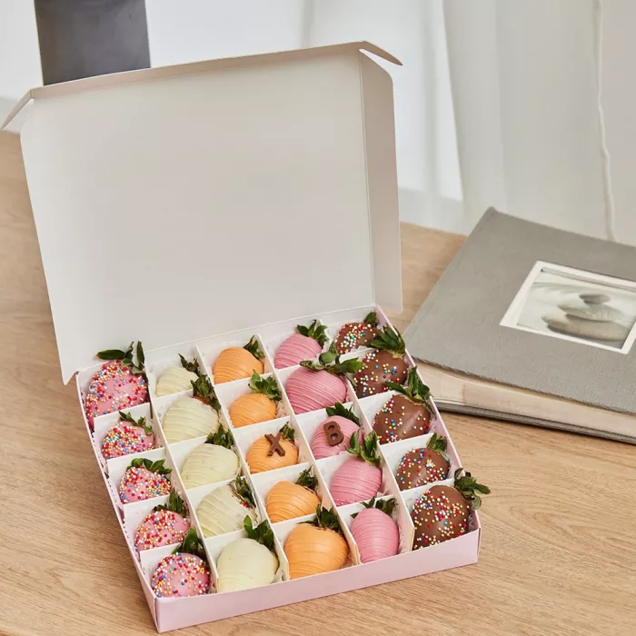 Пасхальный набор из 25 клубник в шоколаде