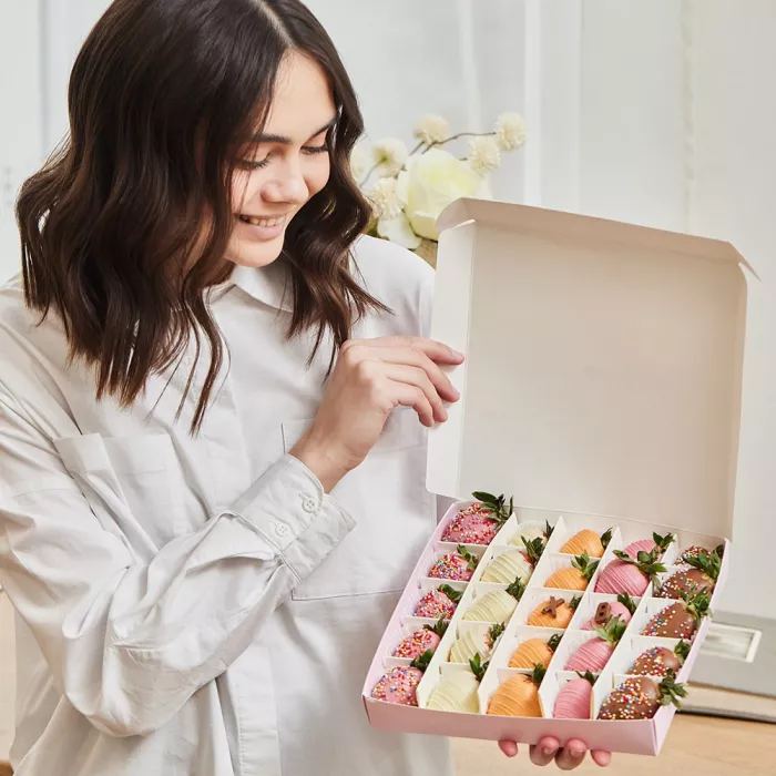 Пасхальный набор из 25 клубник в шоколаде